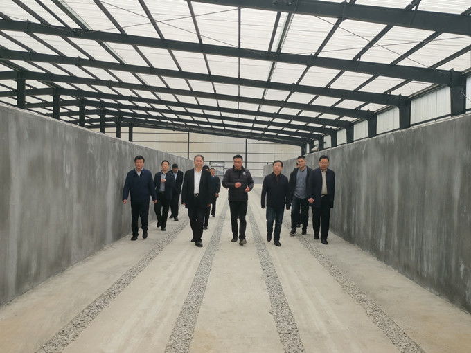 徐江區(qū)長帶隊(duì)調(diào)研石會鎮(zhèn)區(qū)域性糞污集中處理中心項(xiàng)目